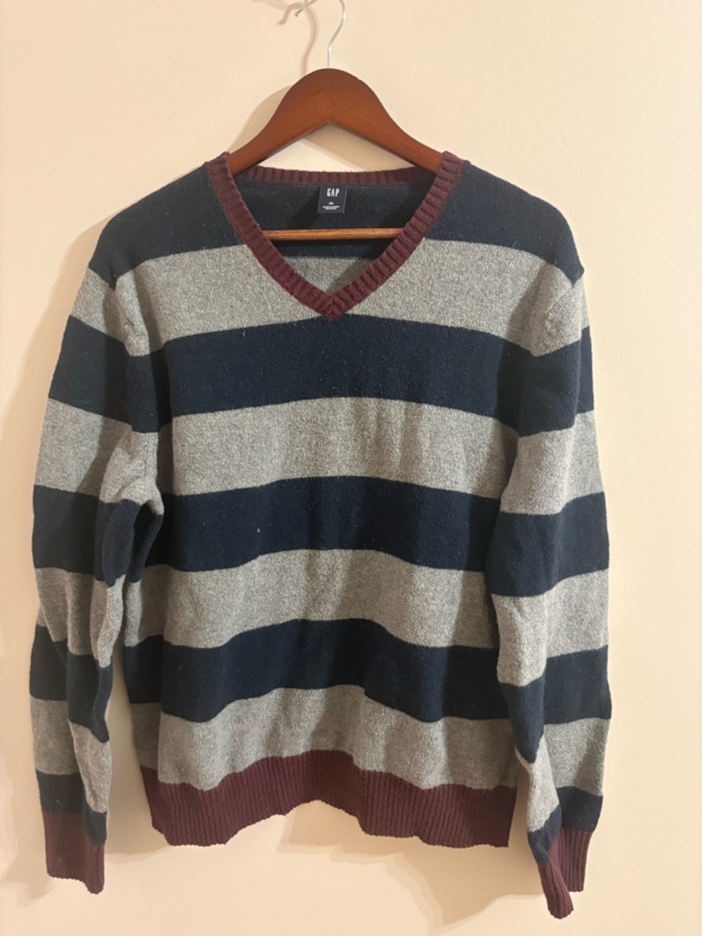 GAP Men's Navy and Gray Striped V-Neck Sweater with Burgundy Trim